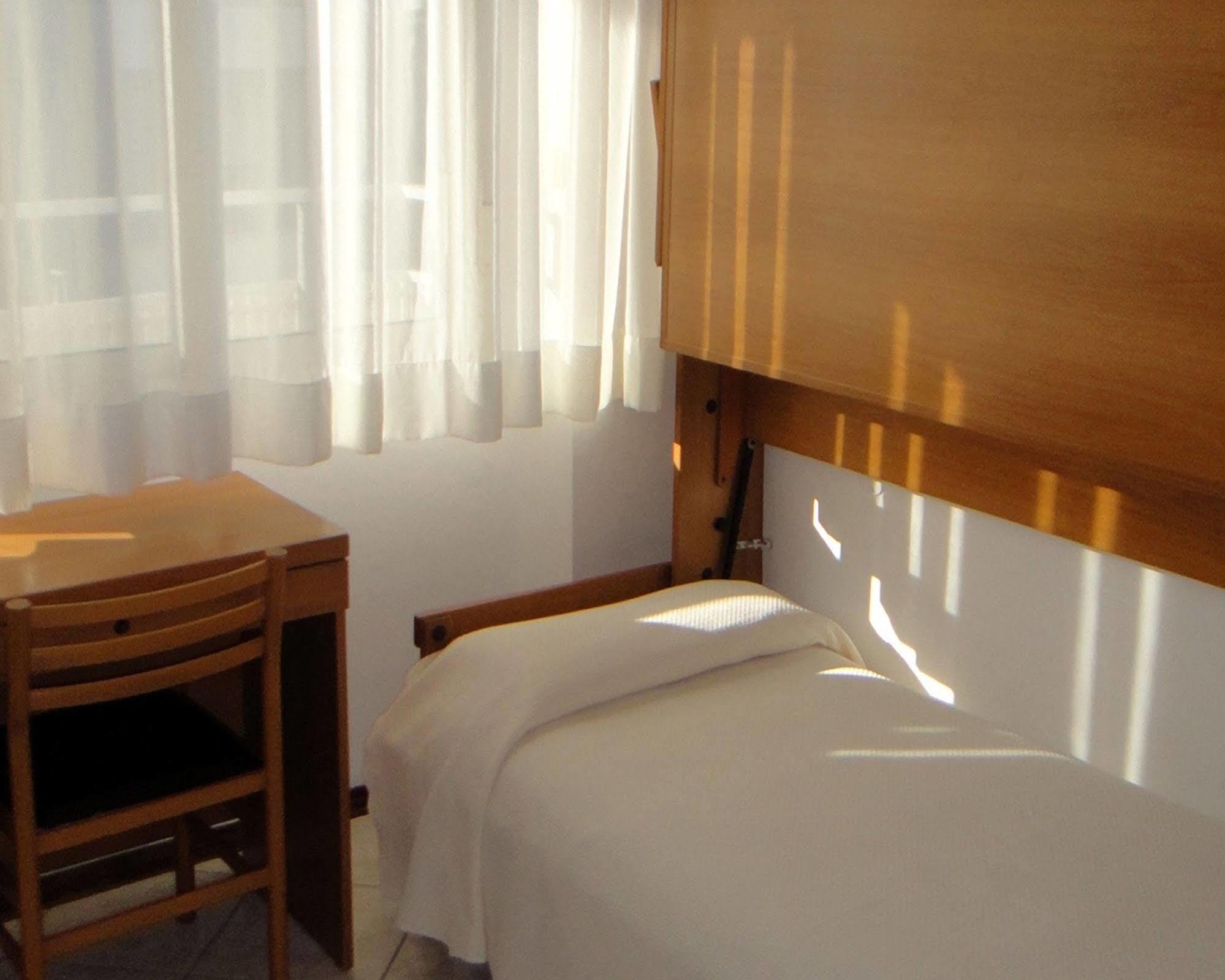 Hotel Caesar Bed And Breakfast Milano Marittima Exterior photo