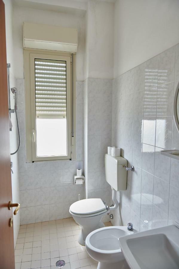 Hotel Caesar Bed And Breakfast Milano Marittima Exterior photo