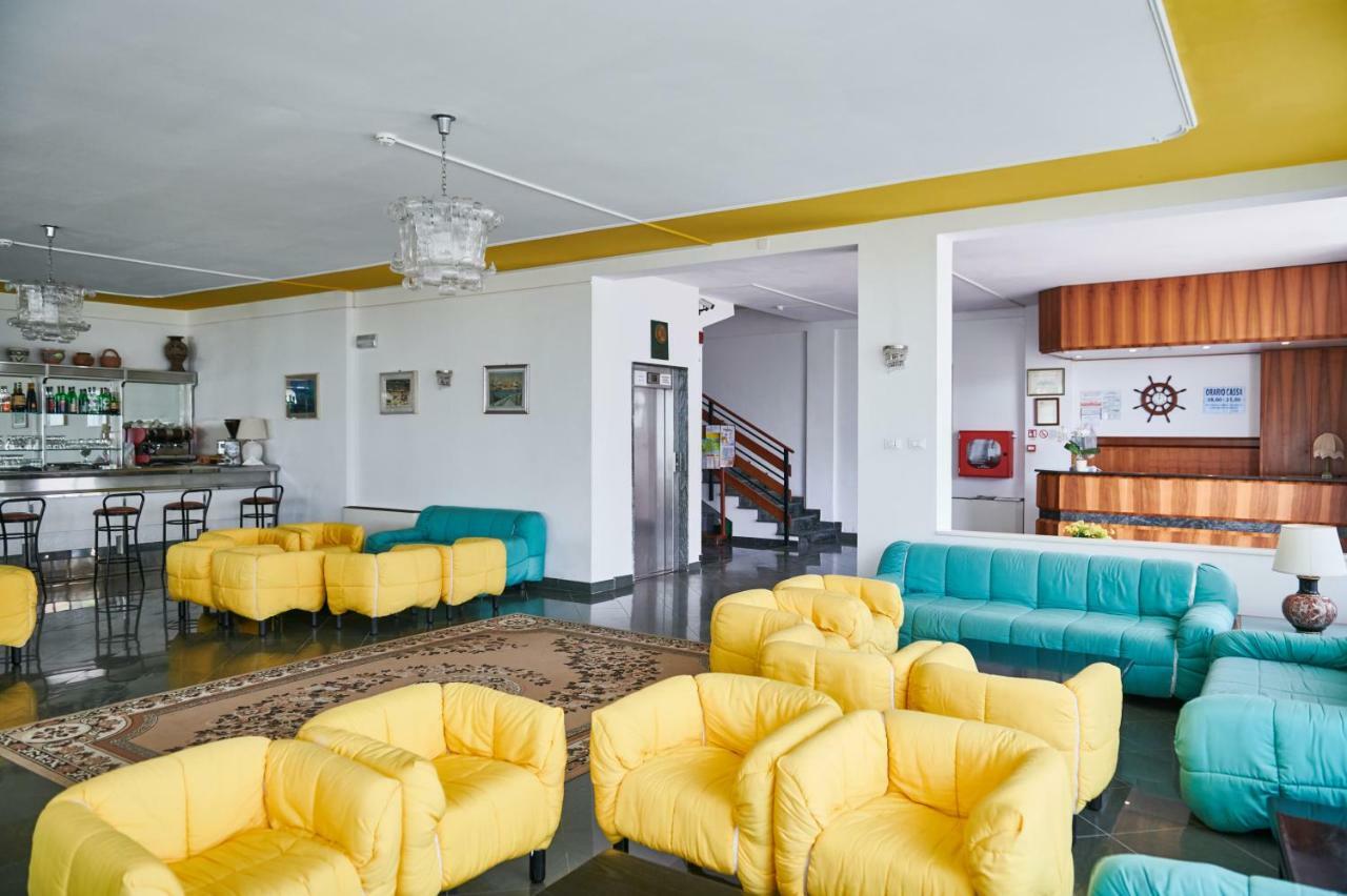 Hotel Caesar Bed And Breakfast Milano Marittima Exterior photo